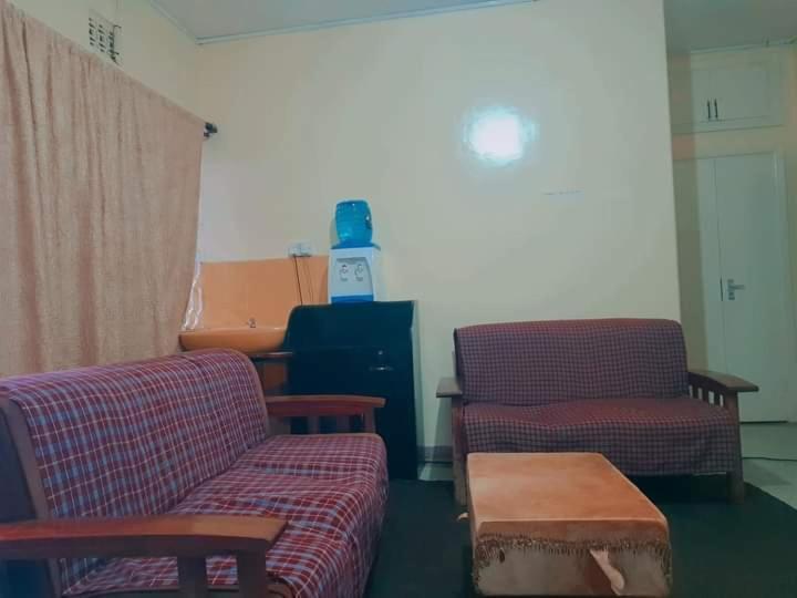 Pinkroses Gardens Hostel Nairobi Extérieur photo