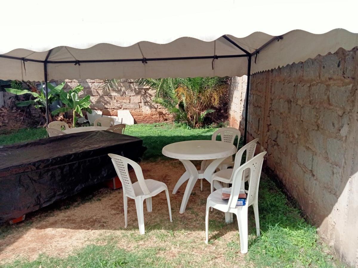 Pinkroses Gardens Hostel Nairobi Extérieur photo